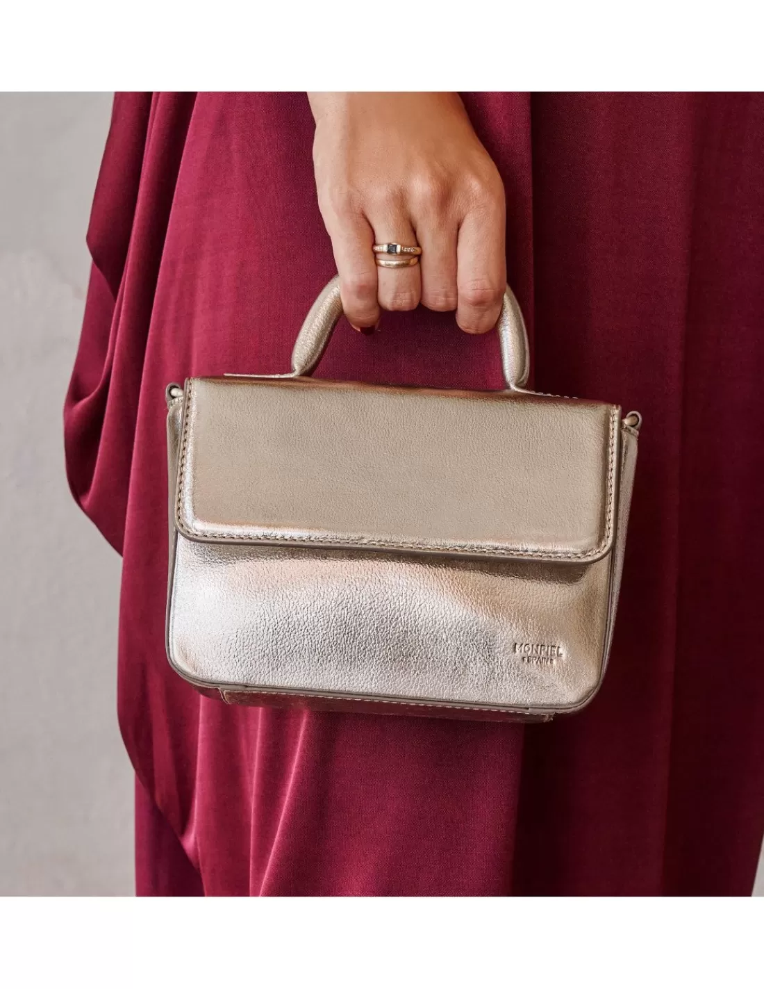 bolso_de_piel_pequeno_armado_4.webp Mujer MONPIEL Bolsos Piel Mujer | Bolsos De Piel Pequeños*Bolso de Piel Pequeno Armado