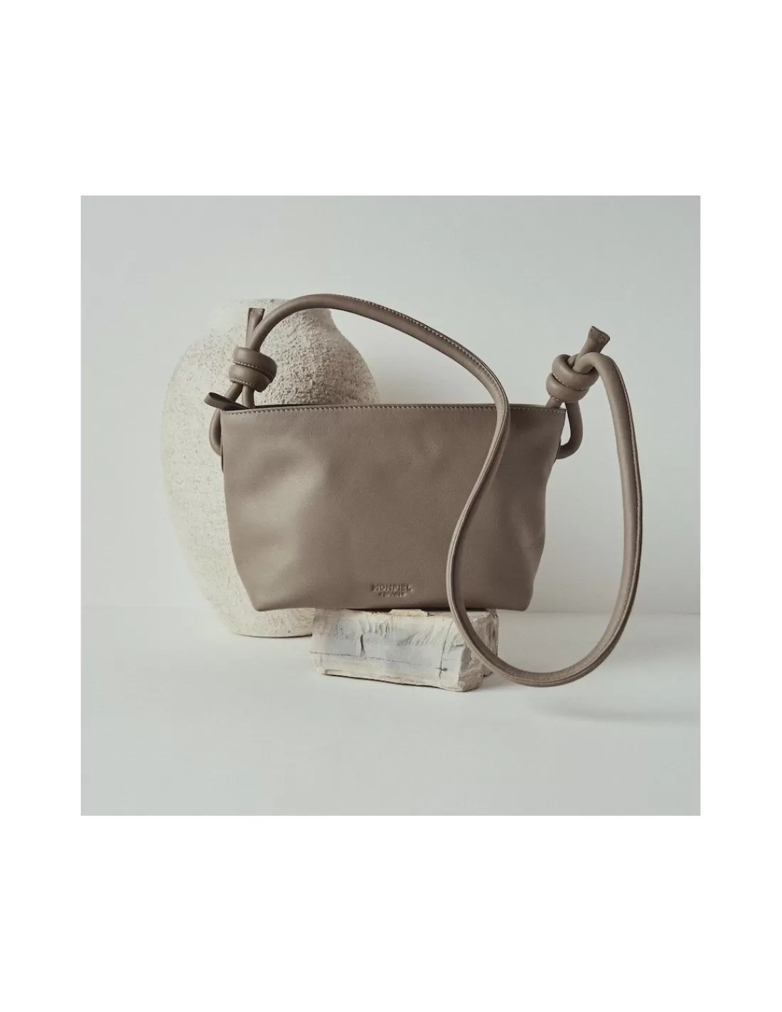 bolso_nudos_pequeno_6-1.webp Mujer MONPIEL Bolsos De Piel Medianos | Bolsos Piel Mujer*Bolso Nudos Pequeno